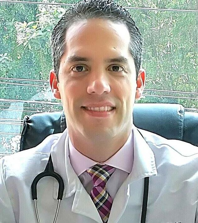 Médico Dermatólogo, médico de la más alta categoría. Richard Vaides